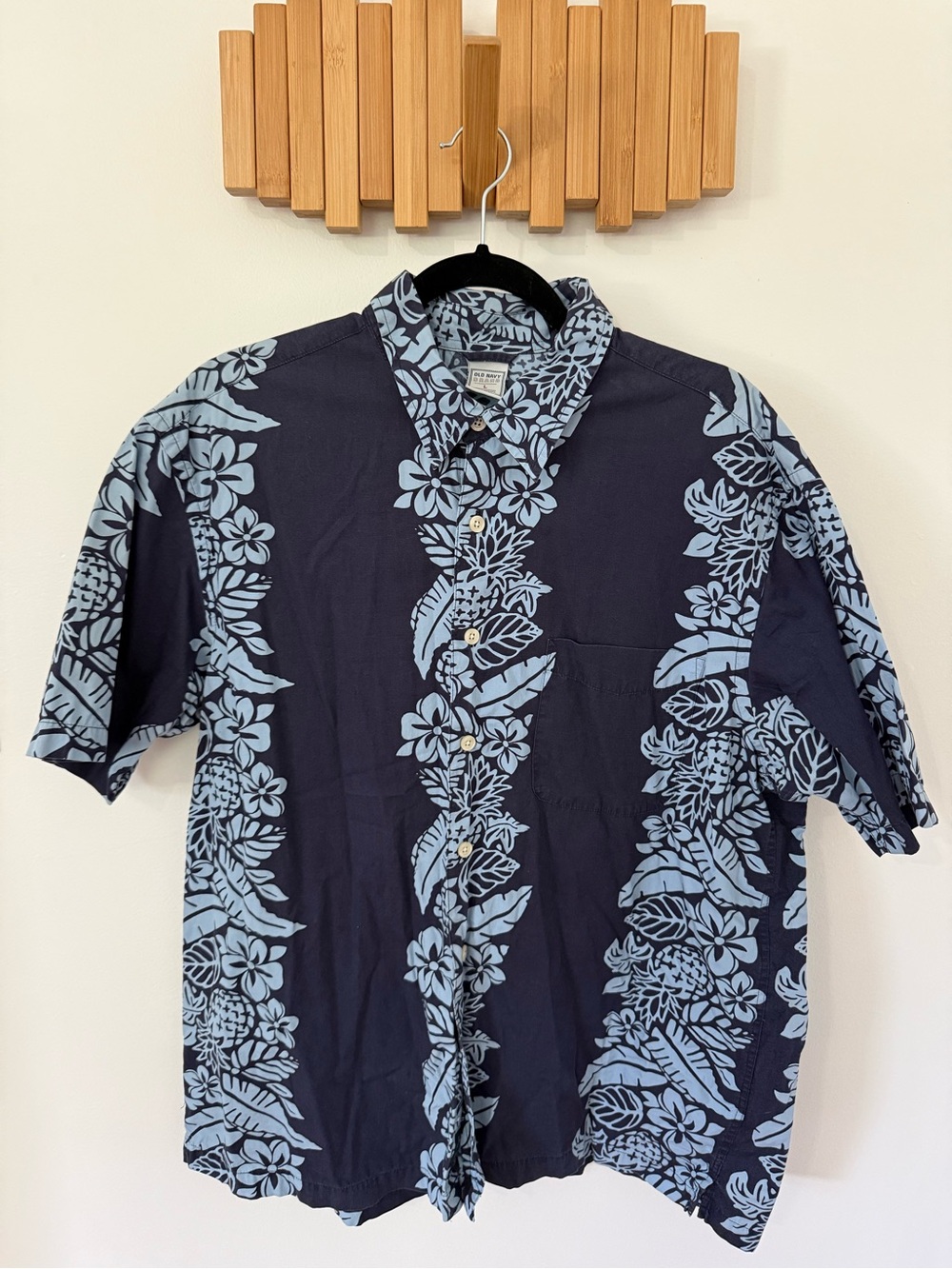 Old Navy Mens Navy Blue Floral Hawaiian Shirt, vintage Size L